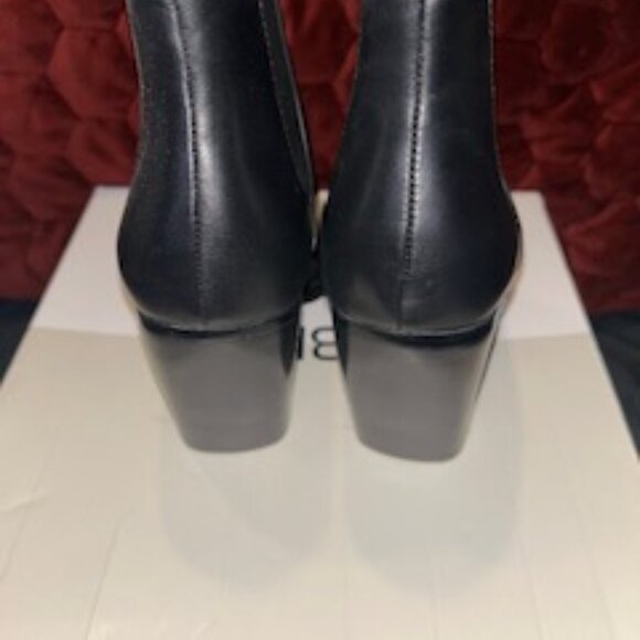 Black pointy toe booties - Picture 6 of 7